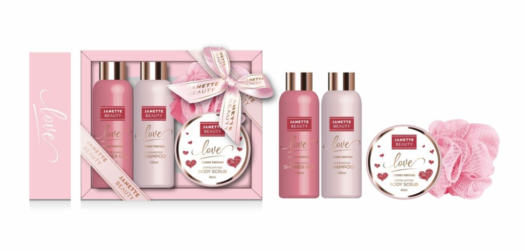 Kosmetická kolekce LOVE – cherry parfume je čtyřdílný set, který propojuje základní péči o pokožku a vlasy s jemným peelingem a praktickou houbičkou. Sprchový gel a šampon osvěží tělo i vlasy, peeling vyhladí pokožku a houbička doplní koupelový rituál. Sladká parfémová vůně třešní dělá z kolekce originální dárek, který potěší svou romantickou atmosférou.