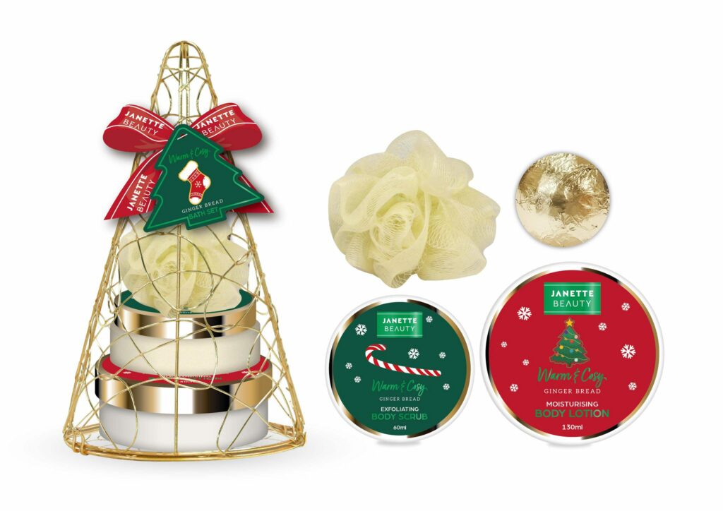 VÁNOČNÍ SET (Perníček) je pětídílná sada, která kombinuje tělovou péči, relaxaci a sváteční dekoraci. Díky originálnímu stromečku působí celý set nejen jako voňavý dárek, ale i jako krásná vánoční ozdoba. Vůně perníku navodí útulnou atmosféru a připomene radostné chvíle Vánoc.